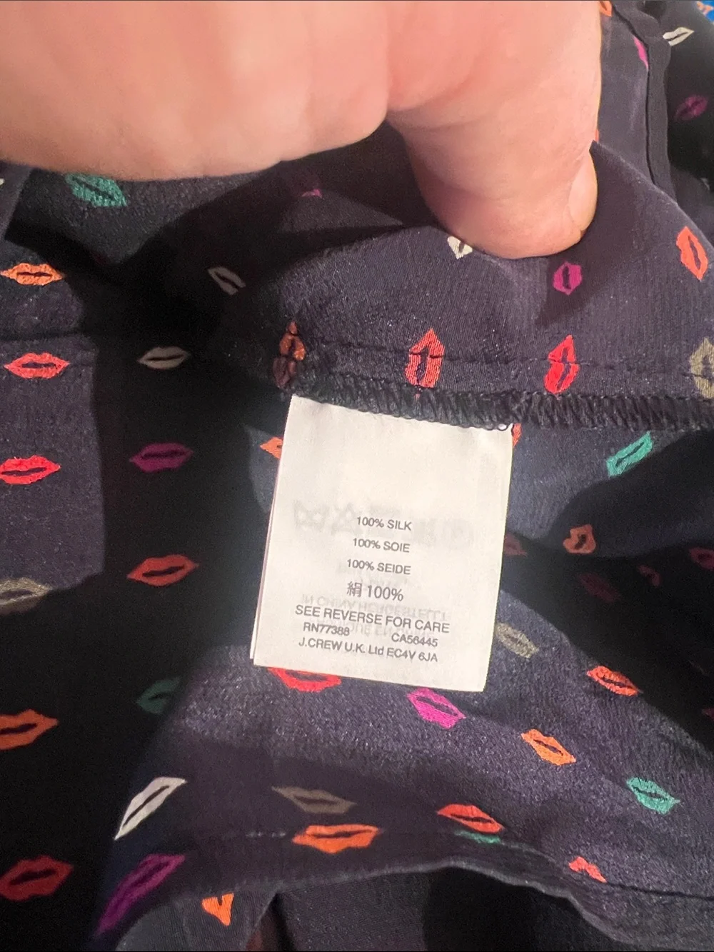 J Crew 100% Silk Ruffle Neck Blouse in Kissy Lips Print, Women’s size 0
